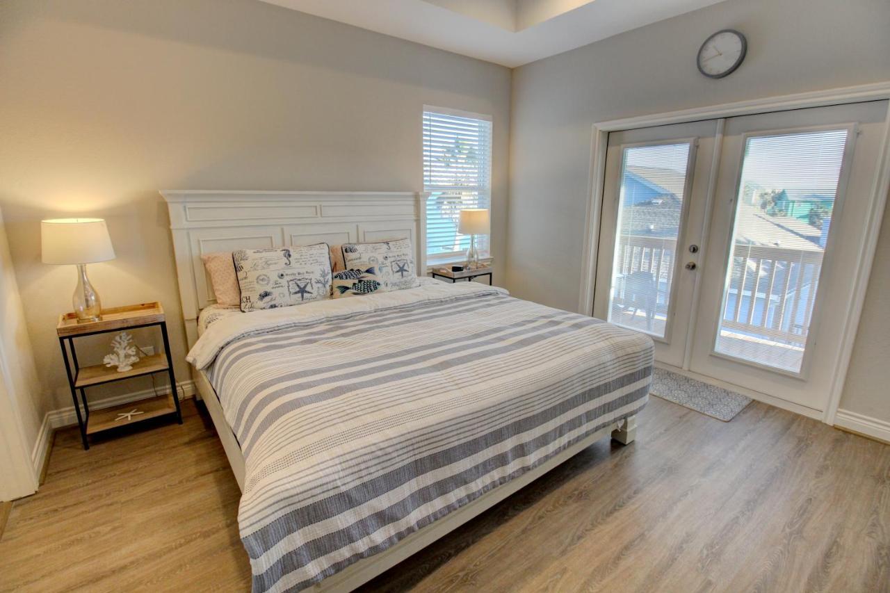 Yellow Beach Haven, Decks, Views, Mere Steps To Sand Galveston Exterior foto